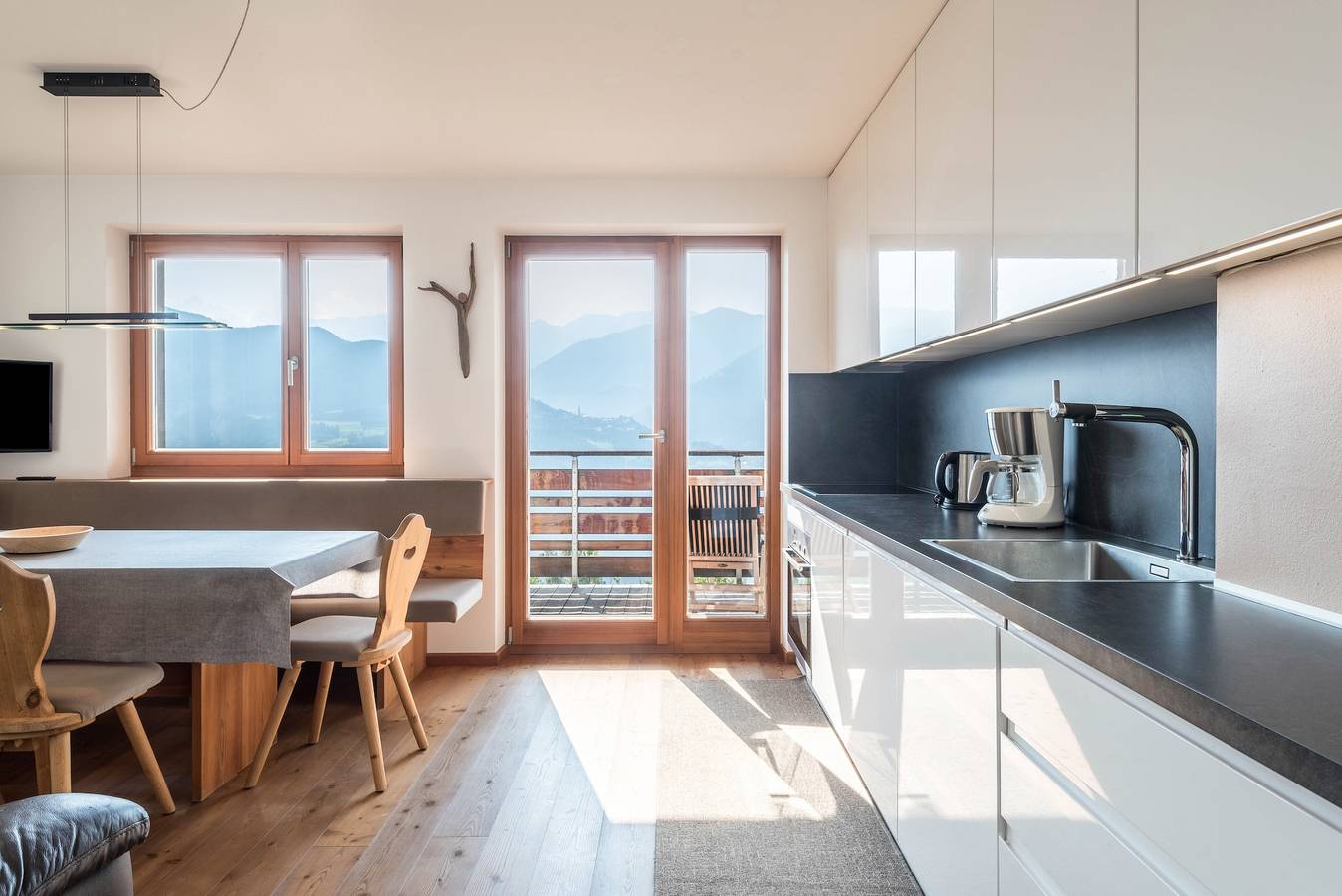 Ganze Wohnung, Ferienwohnung 'Melisse Thalerhof' mit Bergblick, Balkonen & Wlan in Schnauders, Feldthurns