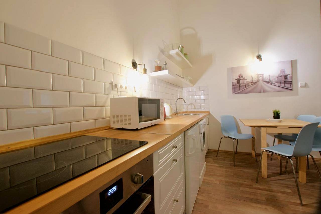 Ολόκληρο το διαμέρισμα, Standard Apartment by Hi5 - Erzsébet blv 29 in Βουδαπέστη, Danube-Ipoly National Park