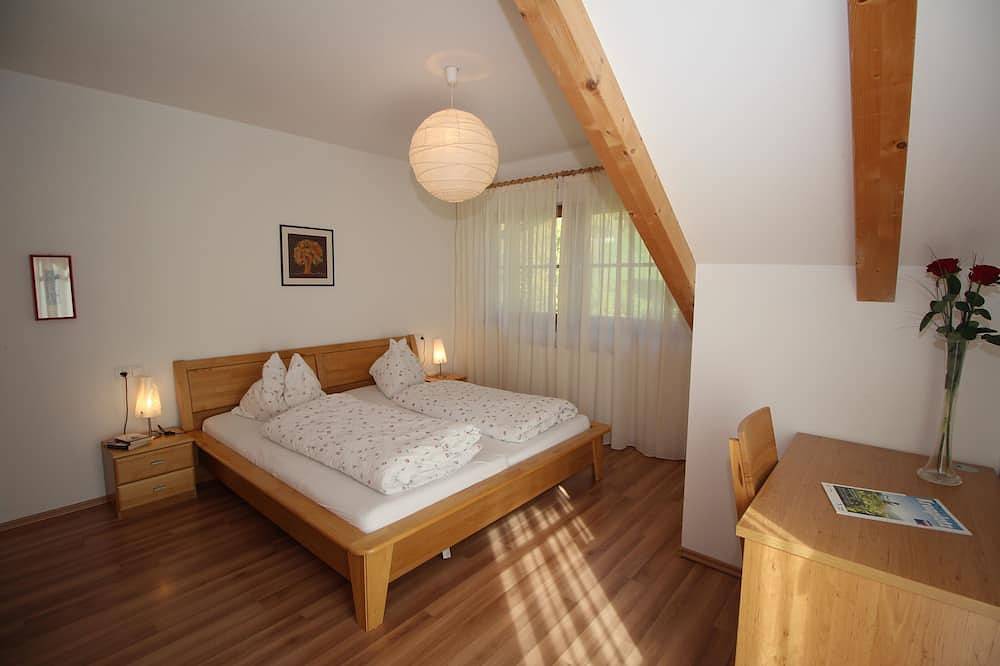 Entire apartment, Fw \"kronblick\" bei Im Winkl - Charmante Kleinwohnung in Dietenheim, Bruneck