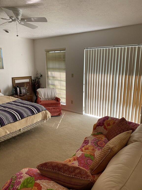 Beautiful home on a 3 acre lake with security in Clewiston, Lake Okeechobee