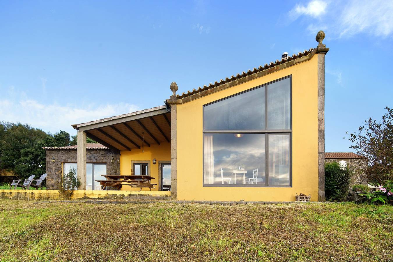 Ferienhaus 'Serreta Island Home 1 Premium' mit Meerblick, privater Terrasse und Wlan in Serreta, Terceira (Azoren)