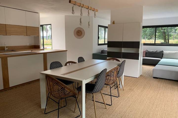 Location de vacances pour 8 personnes, avec Terrasse et Jardin dans Cazaux