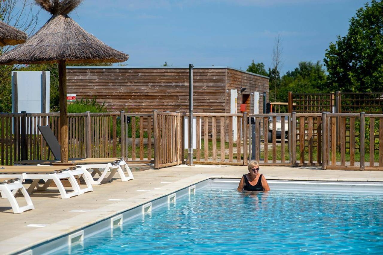 Camping Seasonova Le Plan d'Eau in Saint-Yrieix-sur-Charente, Charente
