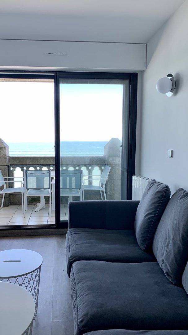 Appartement entier, L'appartement avec vue sur l'océan avec parking in Hendaye, Région de Bayonne