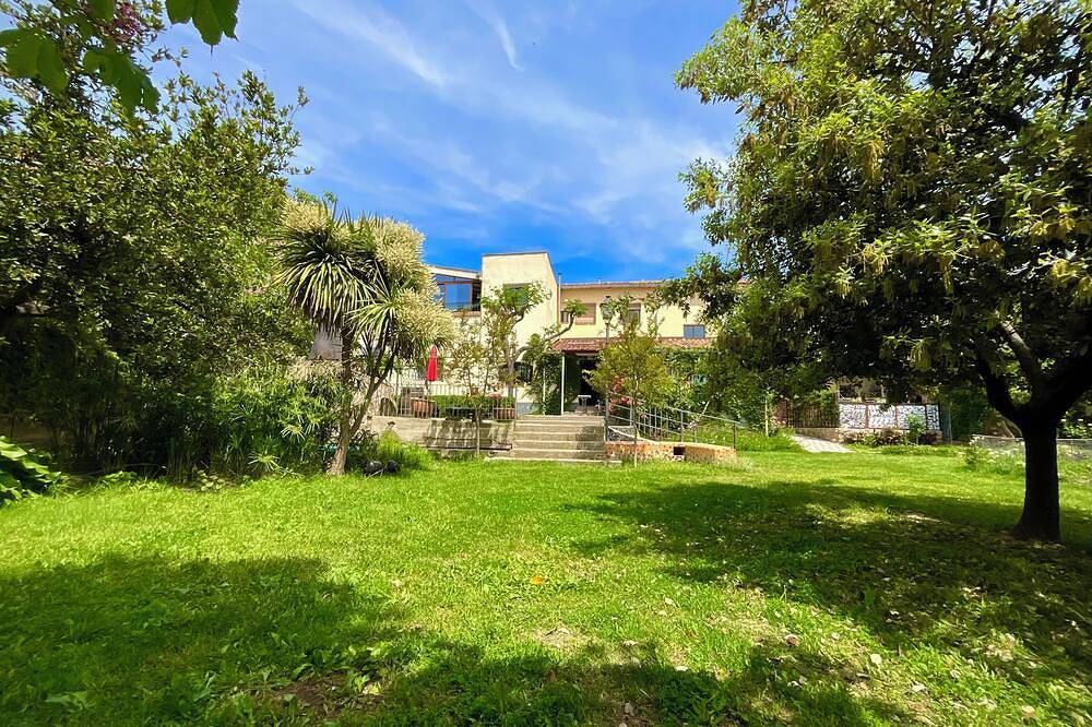 Entire apartment, Apartment in a house with garden of more than 200 years old. in Fitero, Navarra Province