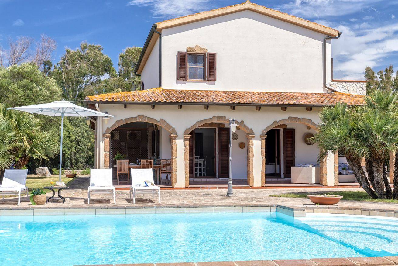 Villa del Parco, un'oasi di tranquillità nel cuore del Parco Naturalistico di Porto Conte in Alghero, Provincia di Sassari