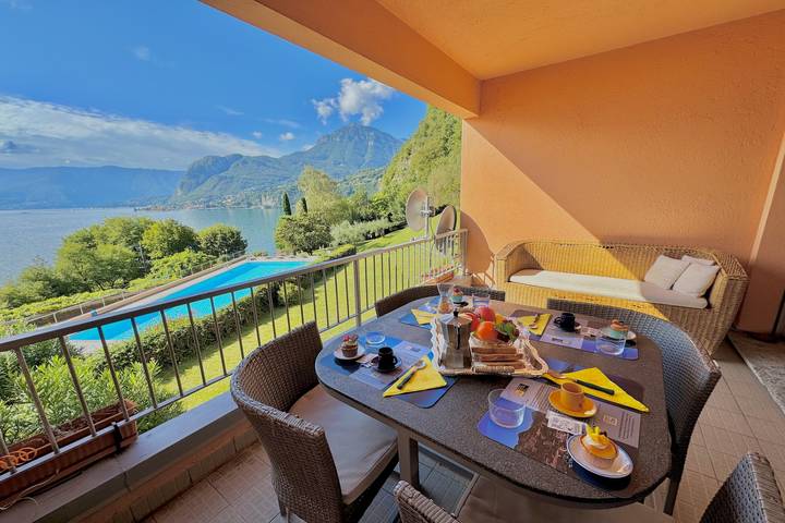 Ferienwohnung für 4 Personen, mit Seeblick und Terrasse sowie Pool, kinderfreundlich in Comune di San Siro