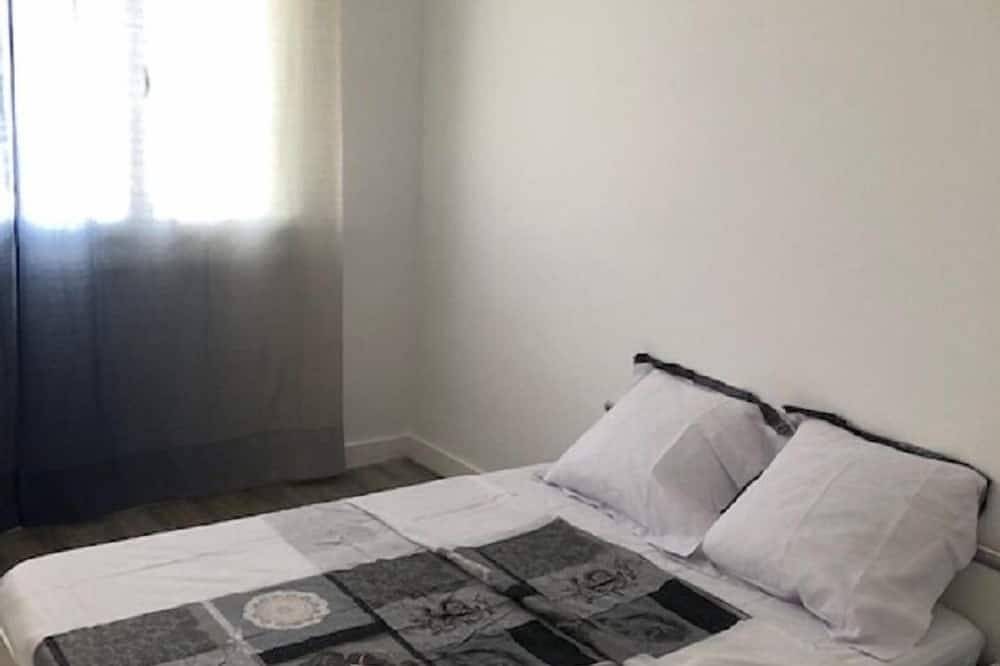 Entire apartment, Kennedy residence in Saint-Jean-de-Braye, Loire Valley