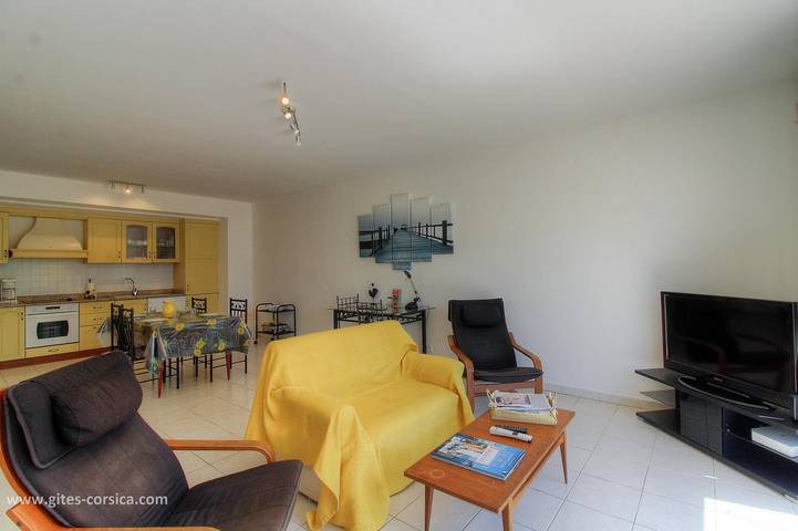 Gîte pour 4 personnes, avec Terrasse ainsi que Jardin et Vue dans Plage de Tiuccia - 4