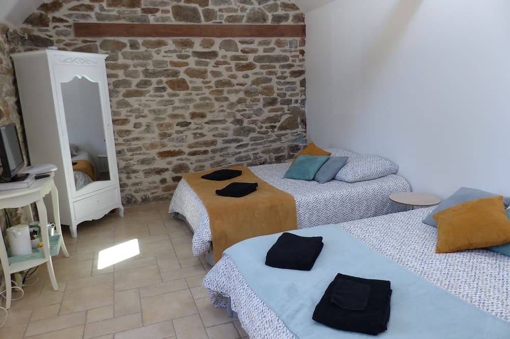 Family room, 2 mins from the beach in Plouër-sur-Rance, Dinan region