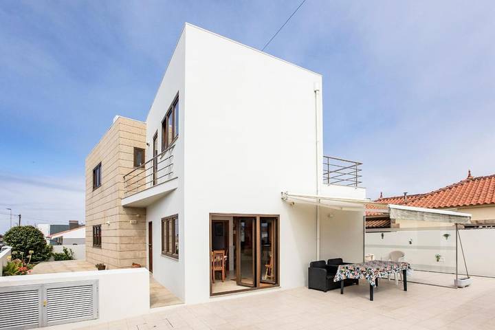 Location de vacances pour 6 personnes, avec terrasse et piscine dans Mindelo - 2