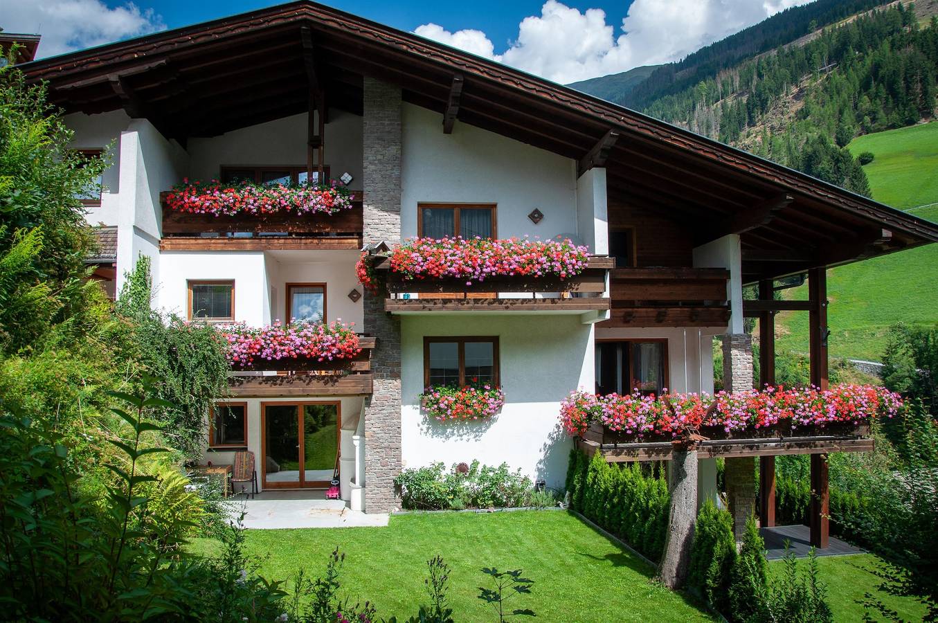 Ganze Ferienwohnung, Apartment mit 1 Schlafzimmer | Bad | Küche | Balkon in Villgratner Berge, Außervillgraten