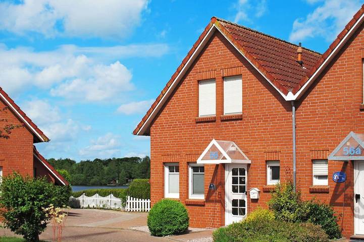 Ferienhaus für 4 Personen, mit Terrasse und Garten in Timmel