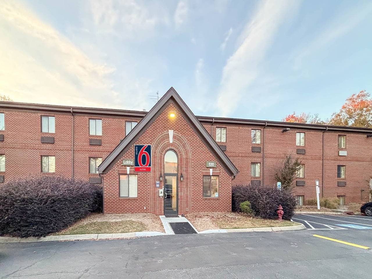 Entire apartment, 1 Queen Bed | Non-Smoking, Micfridge, Sofa-Bed in Greenville, Greenville County