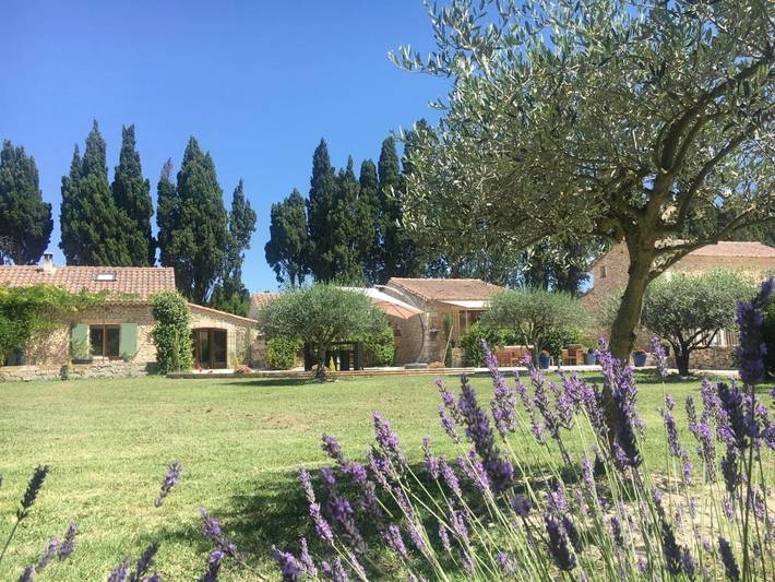 Chambre d’hôte pour 6 personnes, avec bassin pour enfant et piscine ainsi que vue et terrasse à Graveson - 3