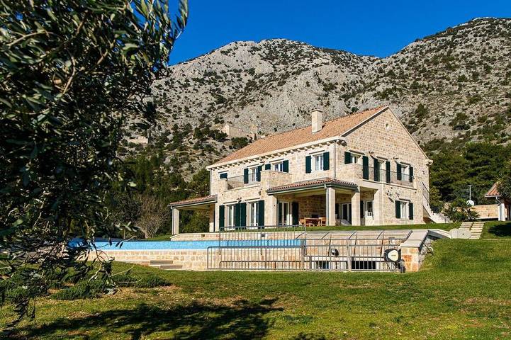 Ferienhaus für 8 Personen, mit Balkon und Garten