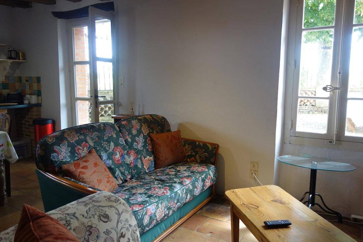Appartement entier, Superbe gite cosy et rustique - accès piscine en haute saison in Lisle-sur-Tarn, Région d'Albi