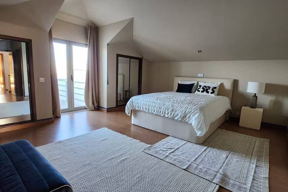 Entire apartment, In Secret Waters. Enjoy this retreat overlooking the Ria in S.Jacinto in Ria de Aveiro, Aveiro