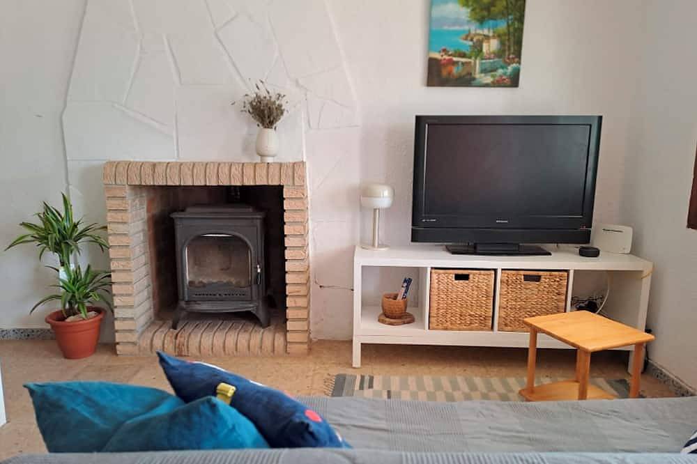 Detached villa with private swimming pool, quiet and family friendly area in Marines, Province de Valence