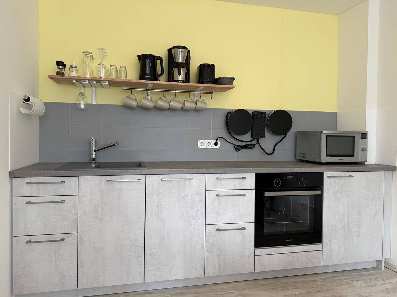 Ganze Wohnung, Komfortable Ferienwohnung in der Pension vorm Darß in Neu Hirschburg, Ribnitz-Damgarten