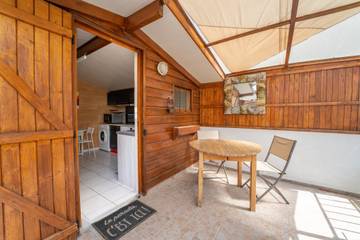 Chalet voor 4 Personen in Venasque, Parc naturel régional du Mont-Ventoux, Afbeelding 2