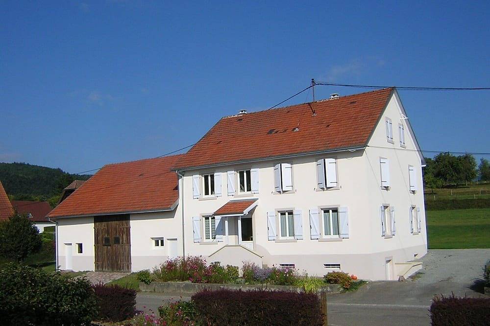 Apartamento entero, Gîte Léonline - 3 * - 2 a 6 personas en Masevaux - a los pies de los Vosgos in Masevaux, Parque natural regional de los Ballons des Vosges