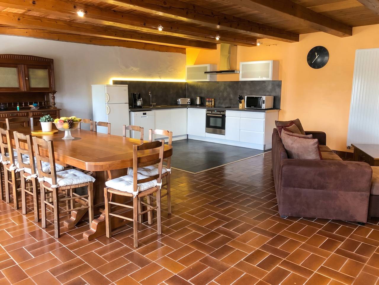 Gemütliches Haus in Bagnols mit Terrasse und Garten in Bagnols, Regionaler Naturpark Volcans d'Auvergne