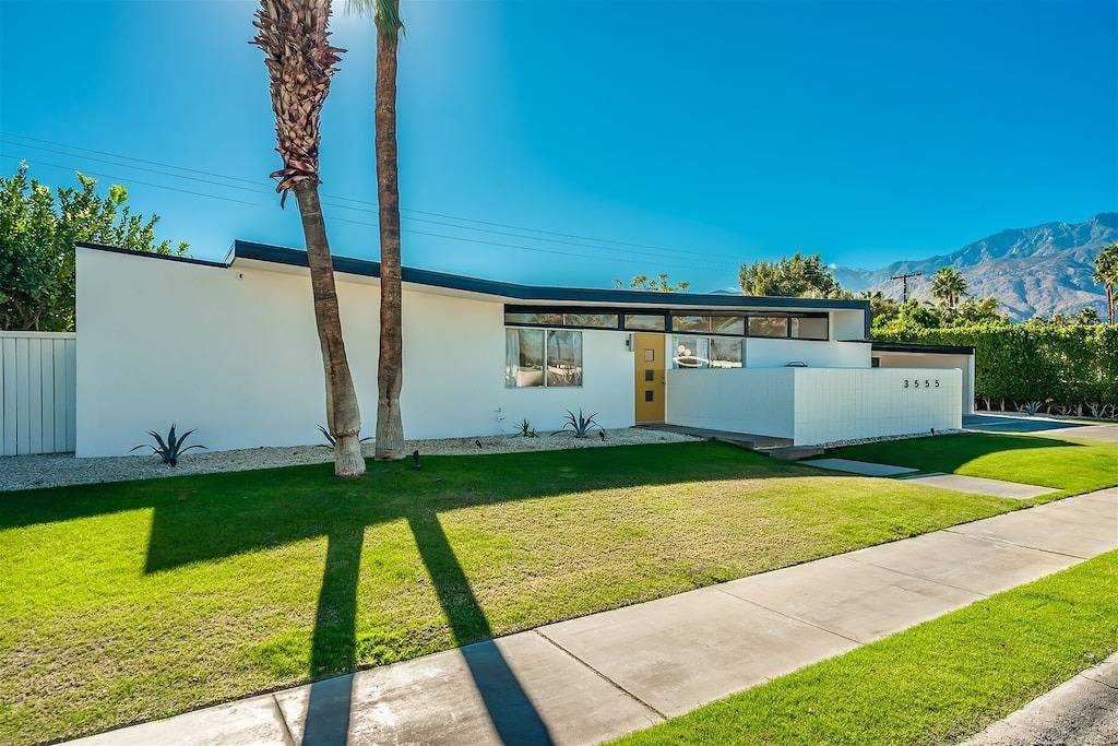 Sorgfältige Mitte des Jahrhunderts bietet modernen Komfort und Aussicht! in Palm Springs, Coachella Valley