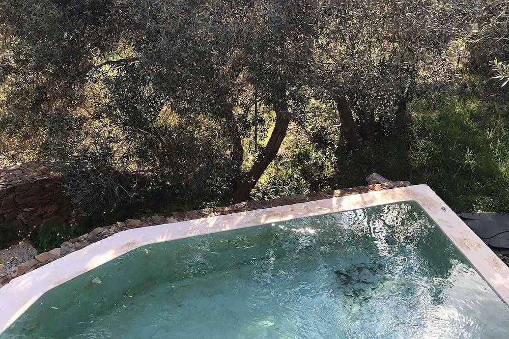Casa ecológica rodeada de olivares a 3km del mar in Colera, Alt Empordà