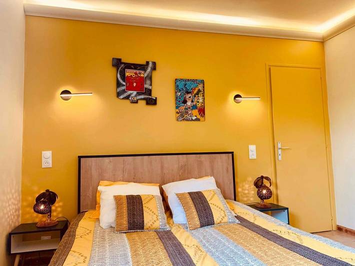 Location de vacances pour 8 personnes, avec bassin pour enfant et piscine ainsi que jacuzzi et jardin à Pinet (homonymie) - 3