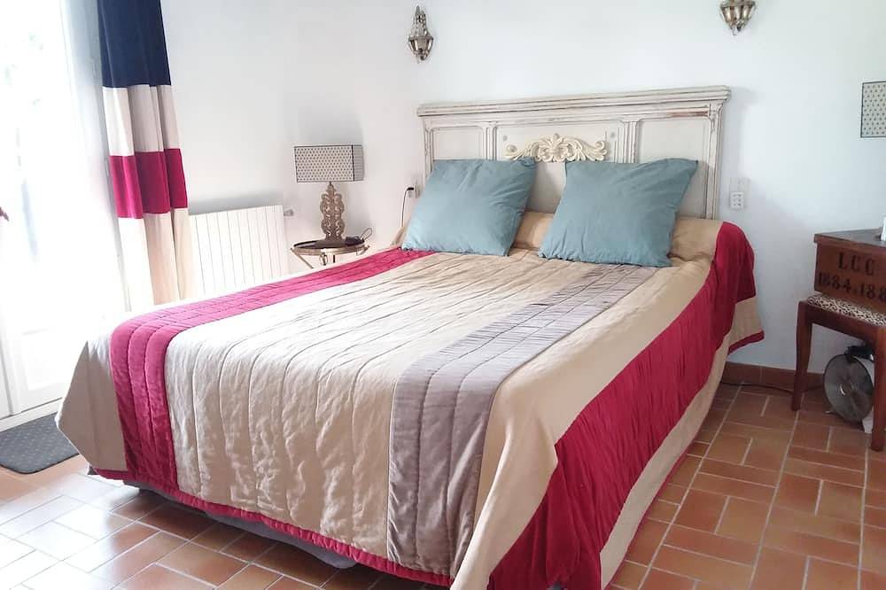 Price Promo House Cotignac 6 pers bright beautiful garden view, all inclusive price! in Cotignac, Brignoles region
