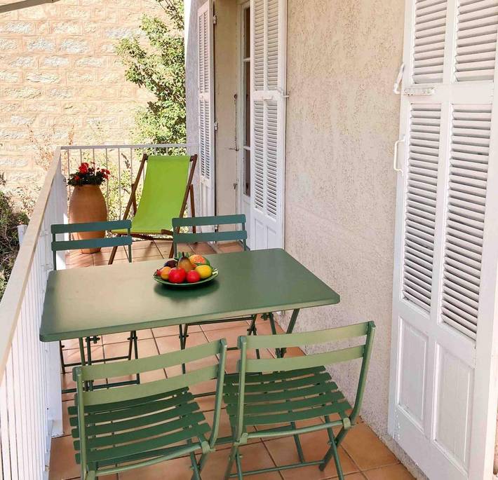 Gîte pour 4 personnes, avec Terrasse et Vue à Monacia-d'Aullène