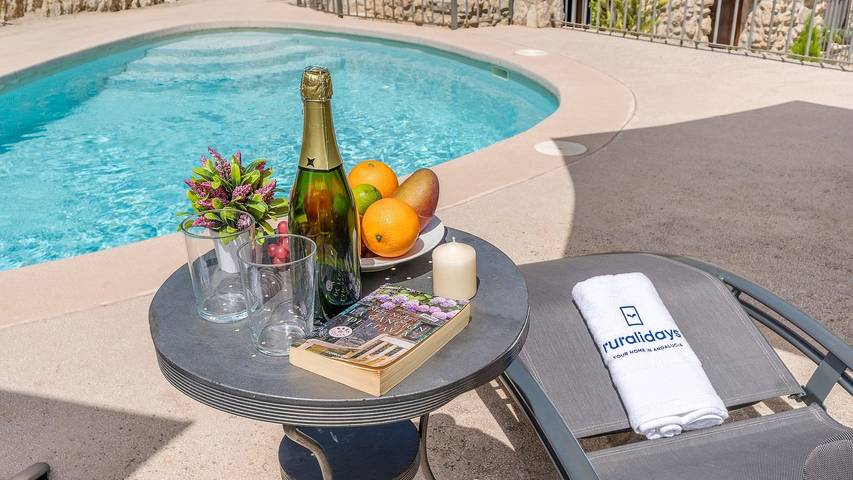 Chalet para 8 personas, con balcón/terraza y piscina en Provincia de Granada - 2