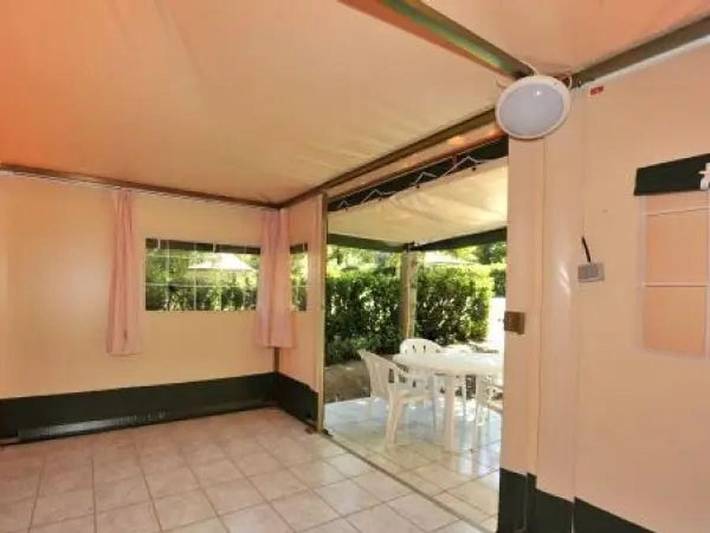 Tente pour 4 personnes, animaux acceptés dans Occitanie - 2