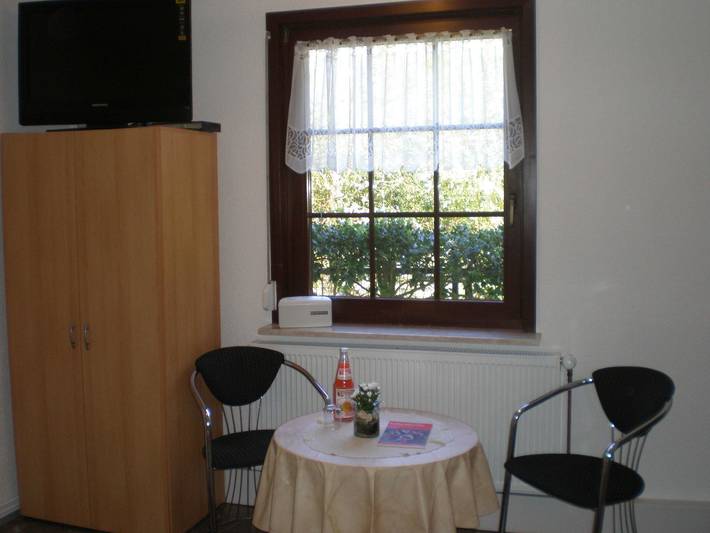 Ferienwohnung für 2 Personen, mit Terrasse und Garten sowie Seeblick, kinderfreundlich in Heiligendamm - 4