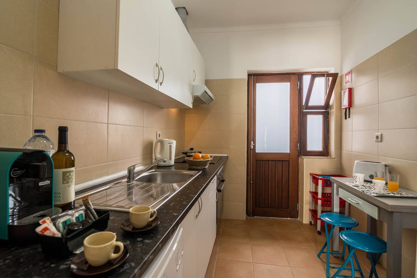 Ganze Wohnung, "Strand-Residenz 11" mit Balkon, Grill, Wlan und Kabel-Tv; Parkplatz vorhanden in Armação de Pêra (costa), Armação de Pera