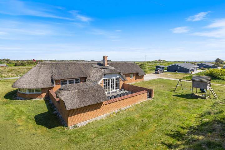 Villa for 12 personer, med sauna og pool, husdyr tilladt i Klegod