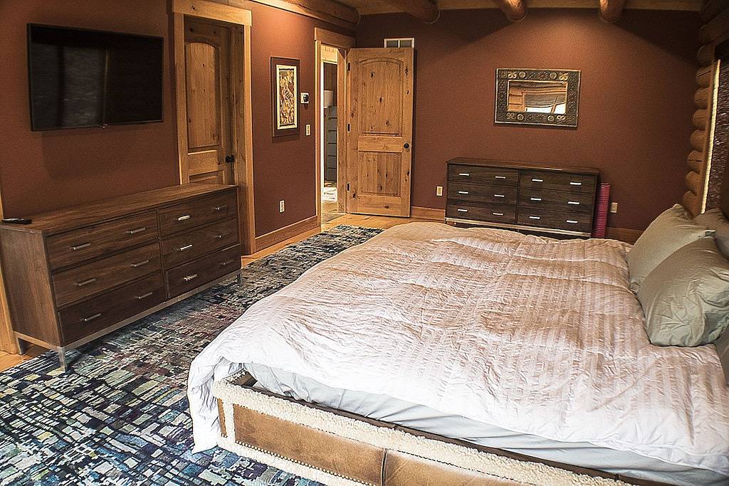 Stunning Log Home in Prime Killington Location with Hot tub Ridgetop in Killington, Rutland County
