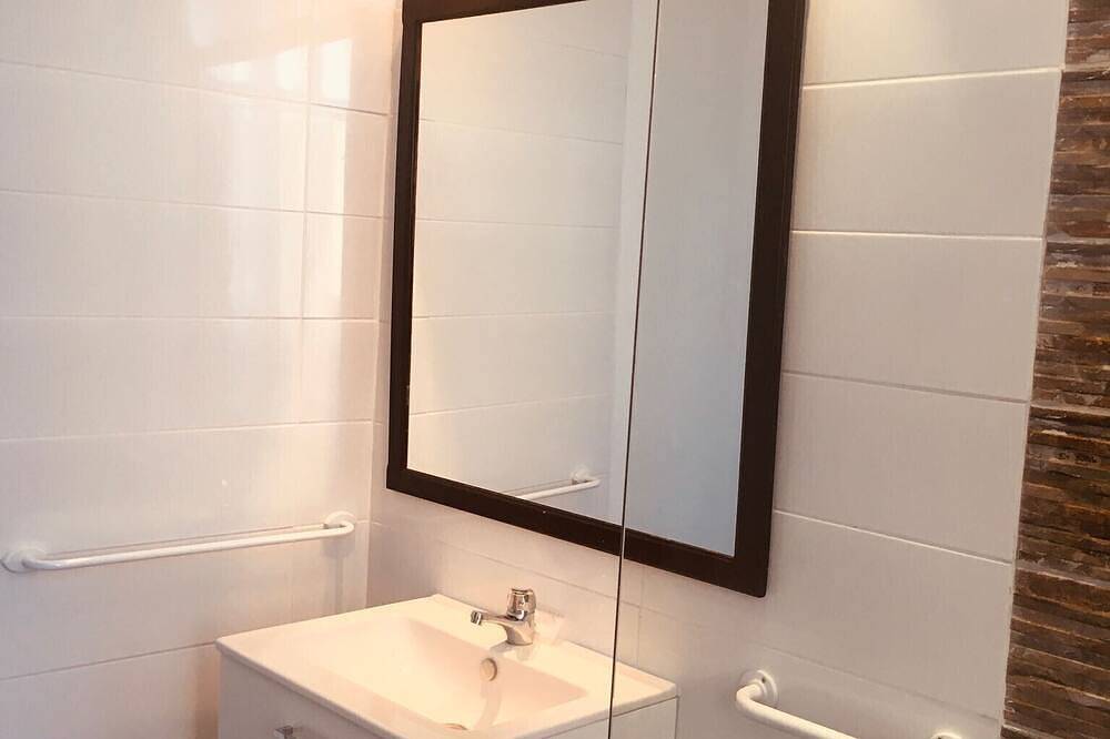 11/ Logement 4 pers sdb privée wifi-cuisine commune in Écueillé, Région de Châteauroux