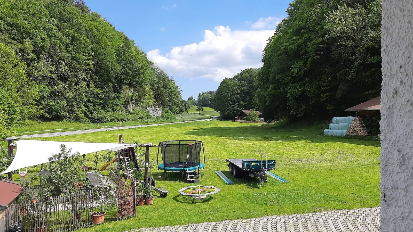 Ganze Ferienwohnung, Ferienwohnungen Zuhaus Auerhof - Ferienwohnung Fliederbusch 40 qm, Schlafzimmer auf der Galerie und Süd-West-Terrasse in Kampenwand, Aschau im Chiemgau