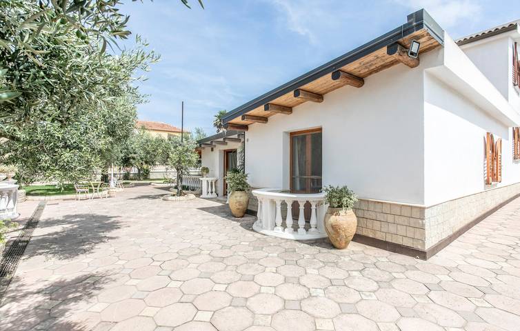 Location de vacances pour 5 personnes, avec jardin et terrasse, animaux acceptés à Marzamemi - 3