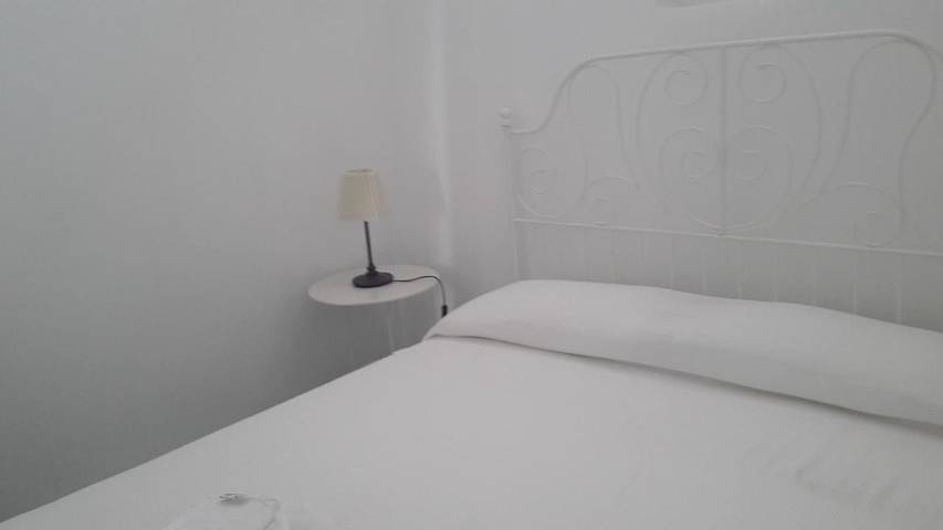 Gîte pour 4 personnes, avec jardin et terrasse, adapté aux familles à Santa Marina Salina - 2