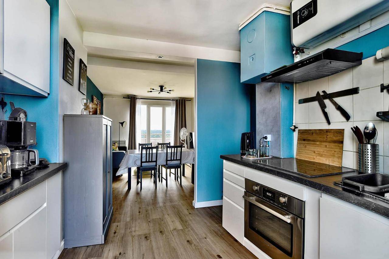 Appartement entier, Le Jules Guesde, Appart traversant, 3ch , parking, 2mn à pied métro D Parilly in Vénissieux, Lyon et ses environs