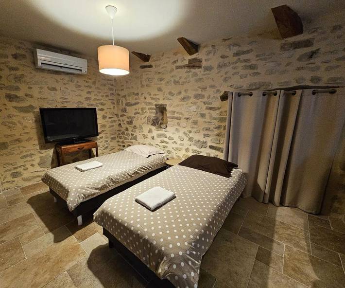 Maison d’hôte pour 2 personnes, avec jacuzzi ainsi que jardin et piscine dans la Drôme - 3