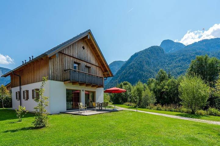 Casa rural para 8 personas, con jardín y sauna además de balcón y piscina - 1