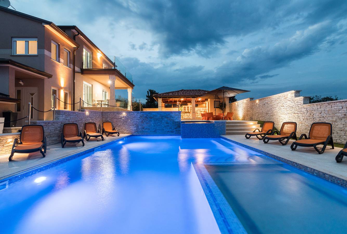 Villa für 18 Personen mit Sauna in Valtura, Südküste Istrien