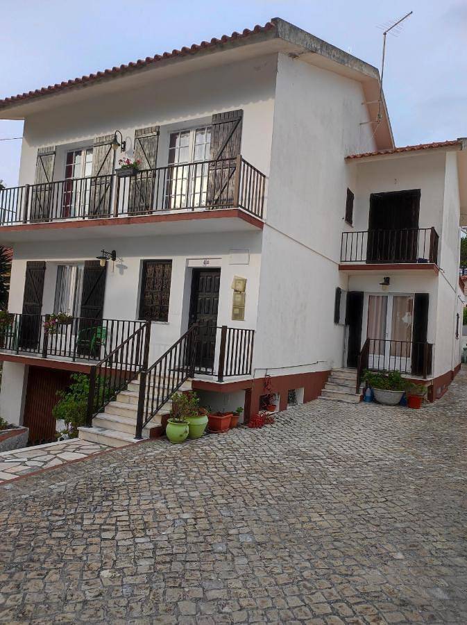 Ferienhaus für 4 Personen, mit Ausblick und Pool sowie Garten, kinderfreundlich in Nazaré
