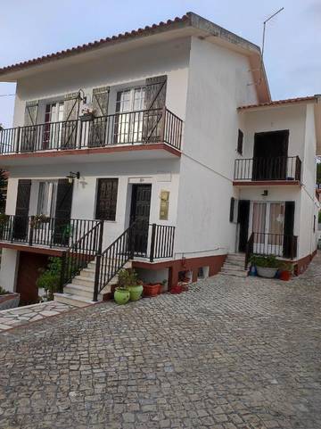 Ferienhaus für 4 Personen, mit Garten und Ausblick sowie Pool, kinderfreundlich in Nazaré