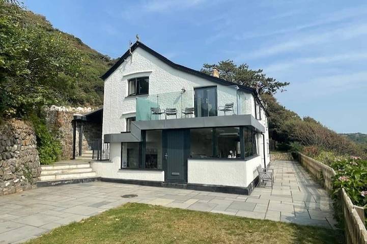 Cottage for 10 people, with garden and balcony in Crackington Haven