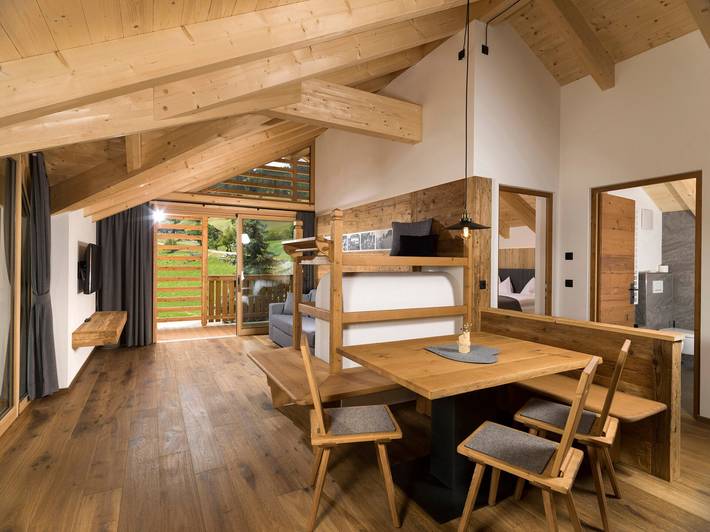 Ferienwohnung für 4 Personen, mit Balkon und Whirlpool sowie Garten und Sauna am Pragser Wildsee - 2